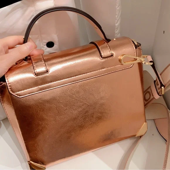 Michael Kors Manhattan Medium Satchel - Picture 6 of 7